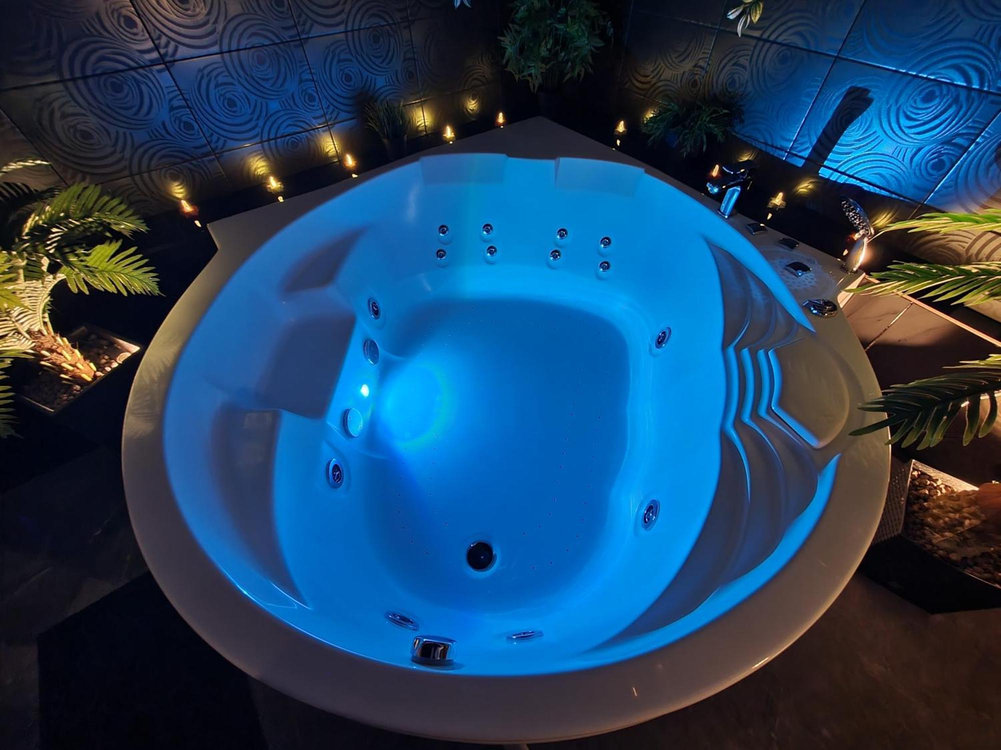 Z Jacuzzi Rynek Apartahotel 3*
